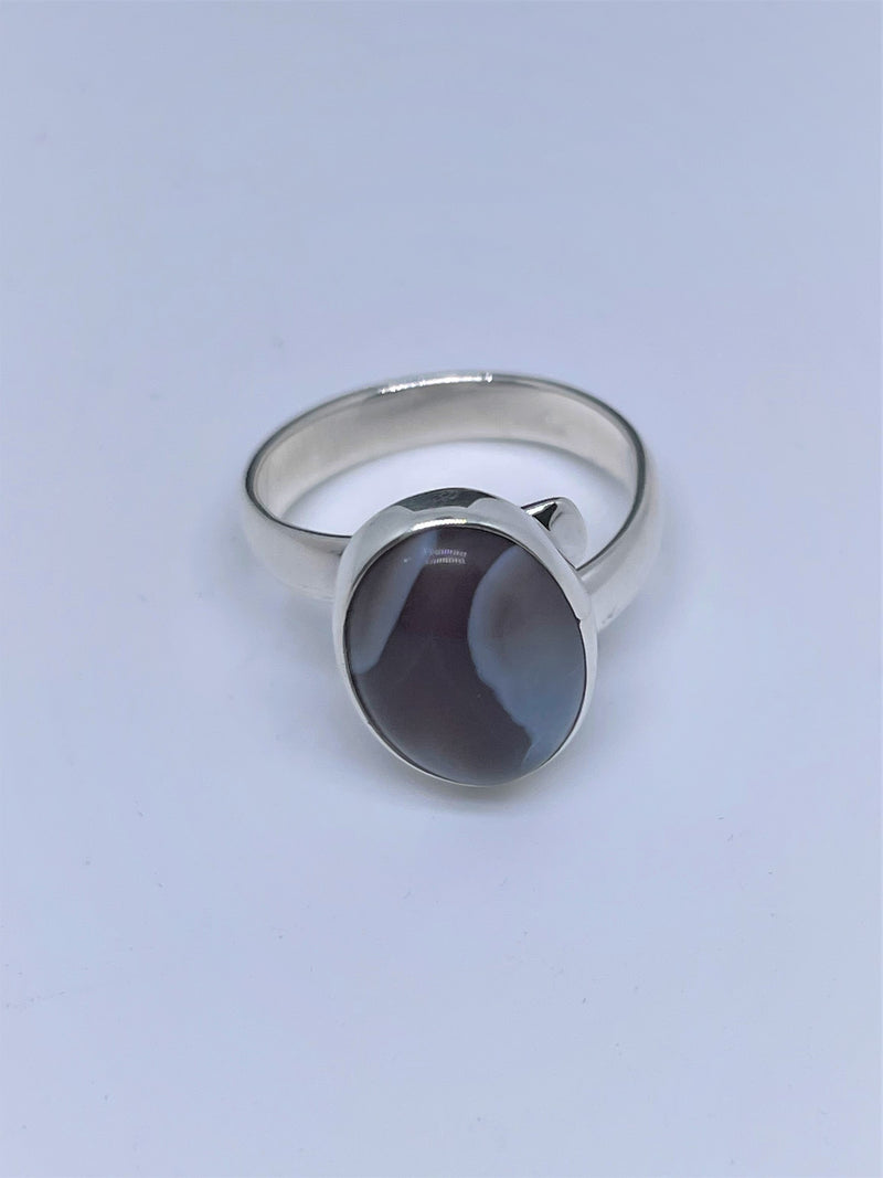 Banded agate gemstone oval Silver Ring