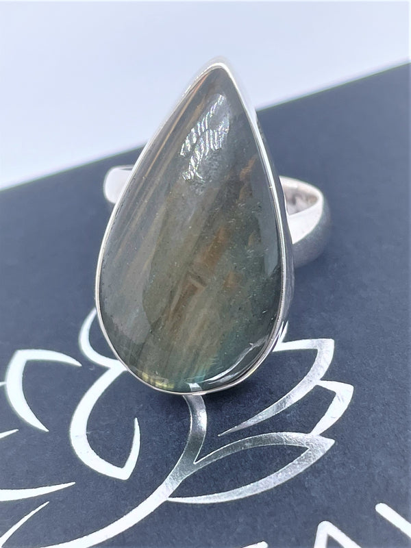 Drop Labradorite Sterling Silver Ring