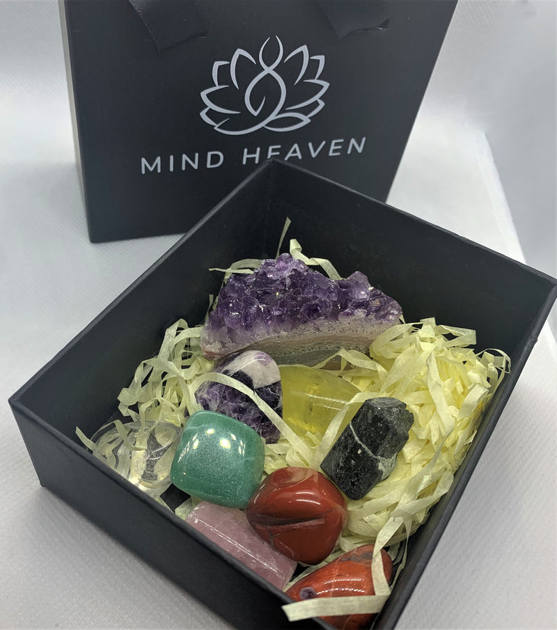 Starting set healing crystals: Clear Quartz, Amethyst, Lapis Lazuli, Green Aventurine, Citrine, Carnelian, Red Jasper