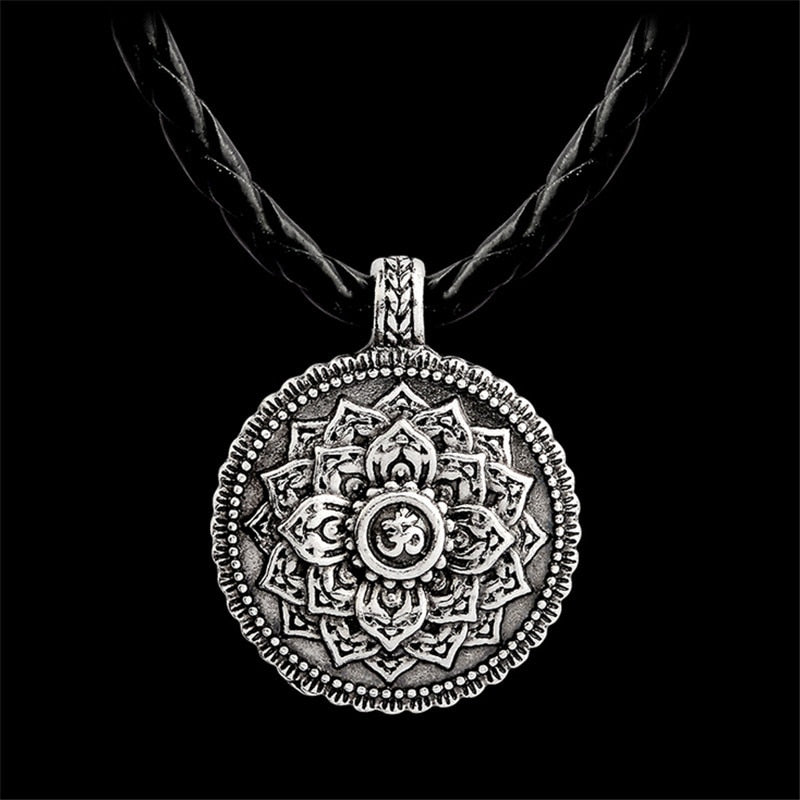 The Lotus flower is regarded in many different cultures, especially in eastern religions, as a symbol of purity, enlightenment, self-regeneration and rebirth. Its characteristics are a perfect analogy for the human condition: even when its roots are in the dirtiest waters, the Lotus produces the most beautiful flower. Pendant