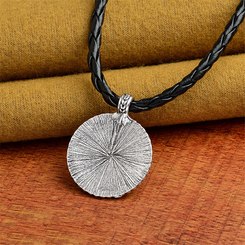 The Lotus flower is regarded in many different cultures, especially in eastern religions, as a symbol of purity, enlightenment, self-regeneration and rebirth. Its characteristics are a perfect analogy for the human condition: even when its roots are in the dirtiest waters, the Lotus produces the most beautiful flower. Pendant